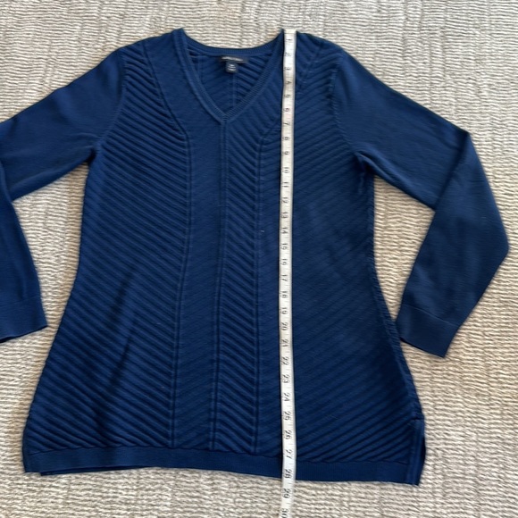 Land’s End Navy Blue Long V-neck Long Sleeve Sweater sz M 10-12 - Picture 3 of 6